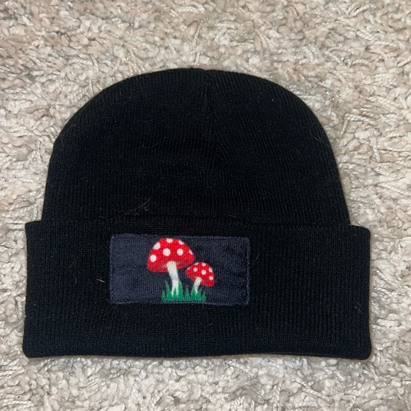 Mushroom beanie - Picture 1 of 2